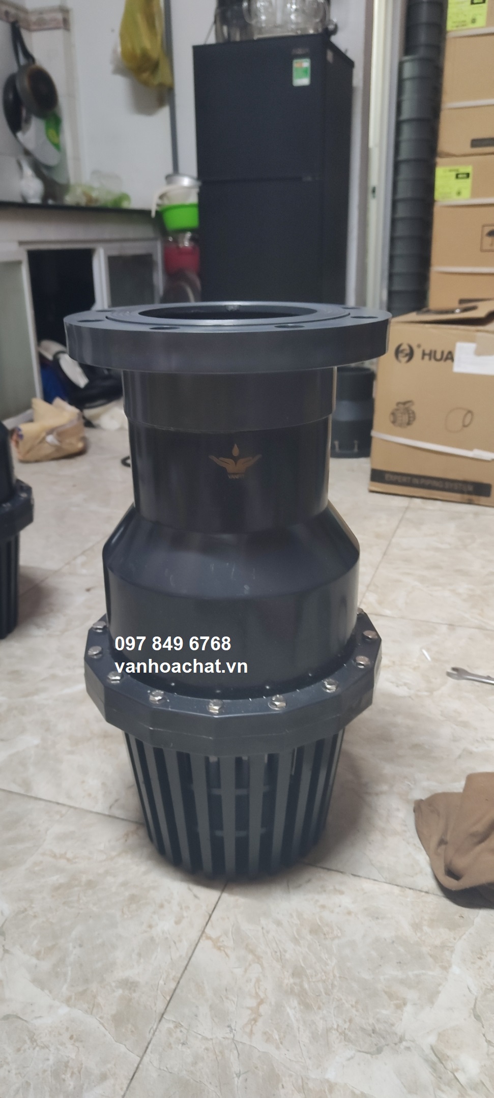 Van nhựa 1 chiều lá lật